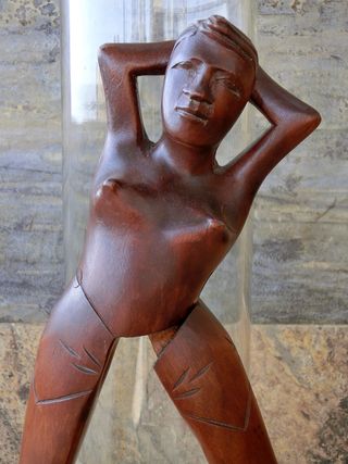 CASCANUECES ERÓTICO MADERA TALLADA ESCULTURA RARO