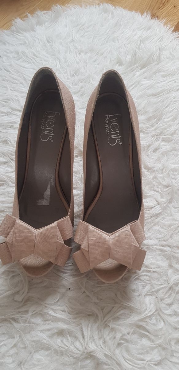 zapatos vestir color nude