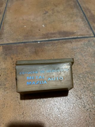 Estuche bombillas Renault 4