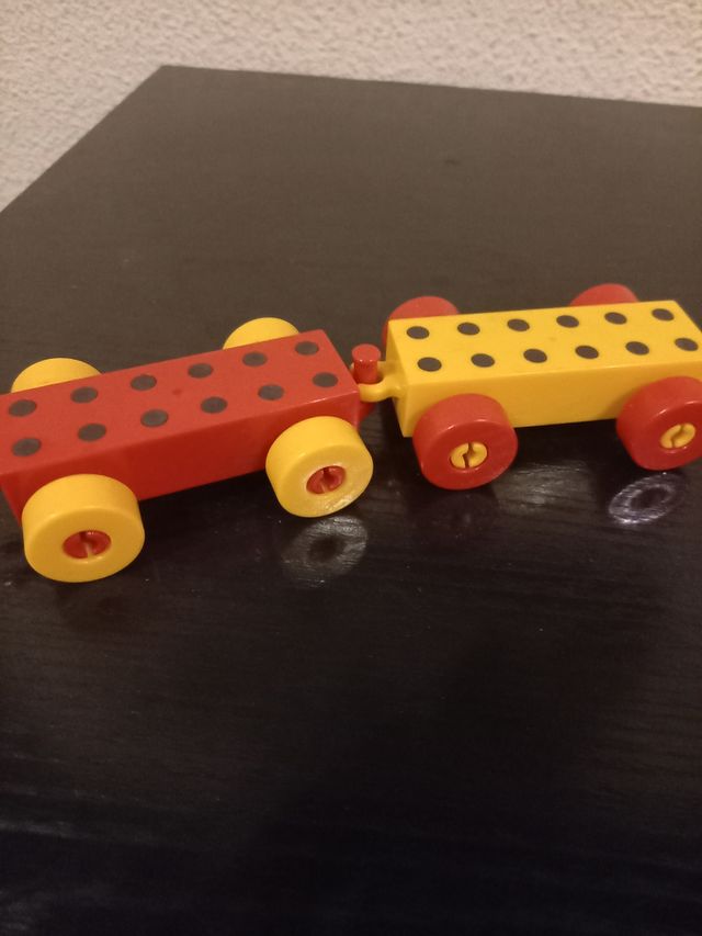 JUGUETE-PIEZAS PARA MONTAR