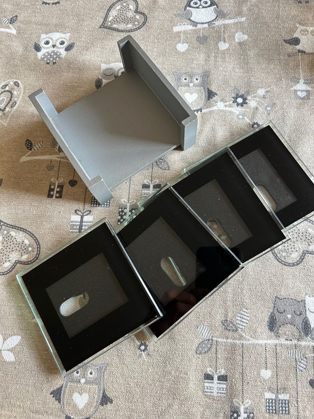 N.4 sottobicchieri quadrati vetro temperato velcro