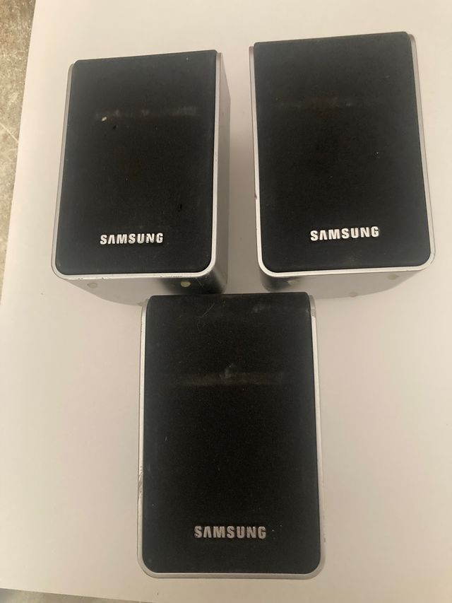 3 mini altavoces Samsung