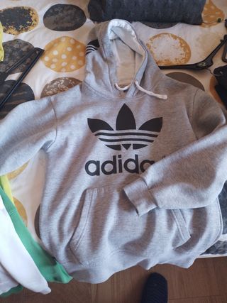sudadera con gorro
