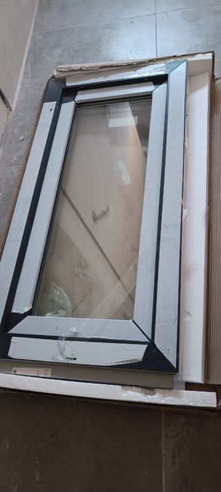 Ventana de PVC triple acristalamiento 50x100