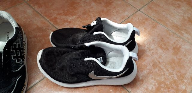 3 +1 paia scarpe 36 le nike sono originali