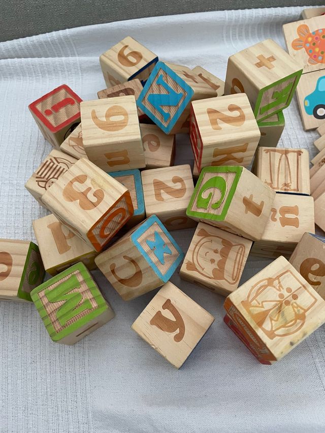 Jocs de fusta/ juegos de madera y puzzle infantil