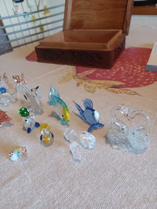 lotto 16 figurine in vetro e porcellini ceramica