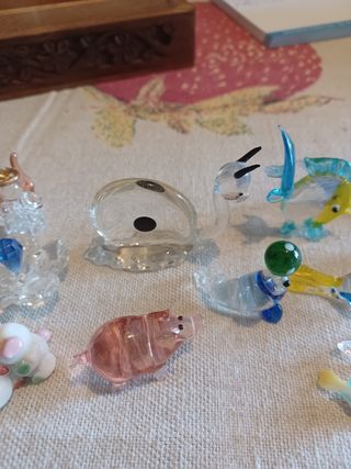 lotto 16 figurine in vetro e porcellini ceramica