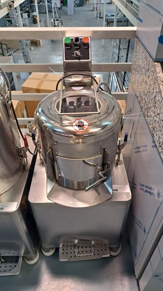 MAQUINARIA HOSTELERIA MESA REFRIGERADA ENSALADERA