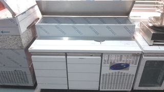 MAQUINARIA HOSTELERIA MESA REFRIGERADA ENSALADERA