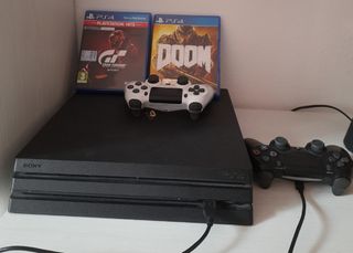 playstation 4 pro + 2 controller +2 giochi