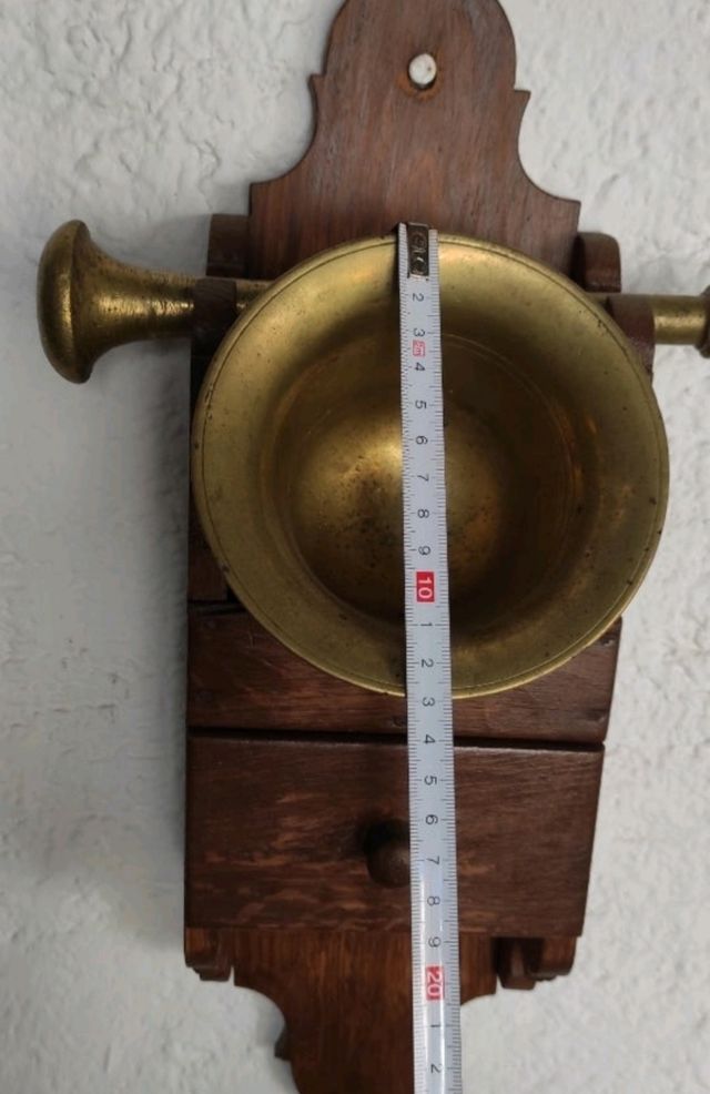 antiguo almirez de bronce