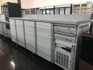 Frentemostrador 3 puertas