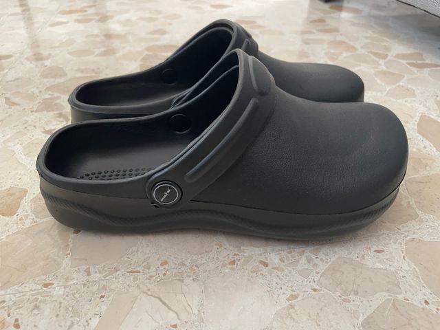 Zuecos negros talla 36