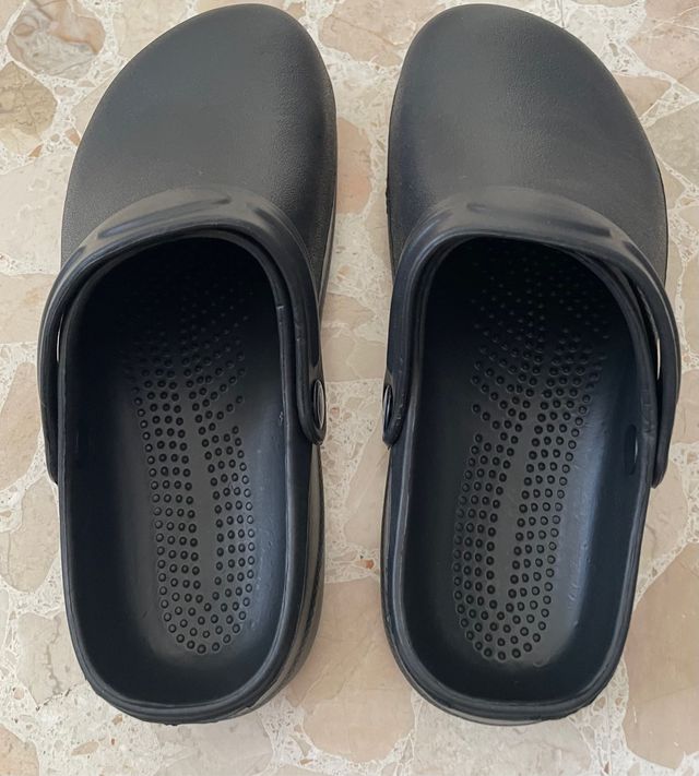 Zuecos negros talla 36
