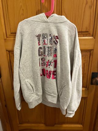 Sudadera gris con lentejuelas