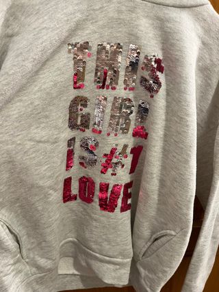 Sudadera gris con lentejuelas