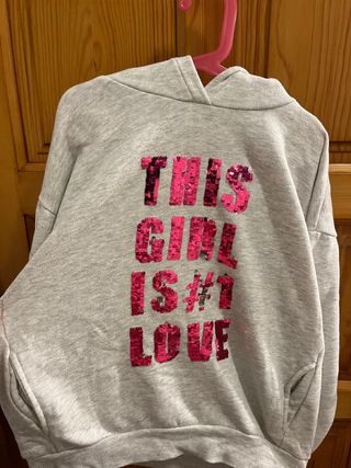 Sudadera gris con lentejuelas