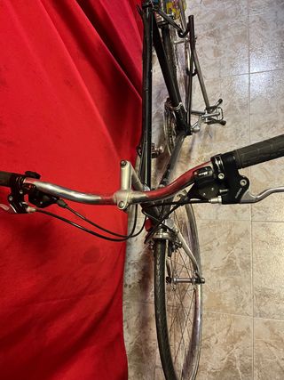 Bicicleta antigua restaurada