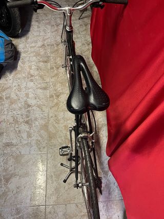 Bicicleta antigua restaurada