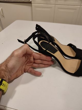 Sandalias talla 40.