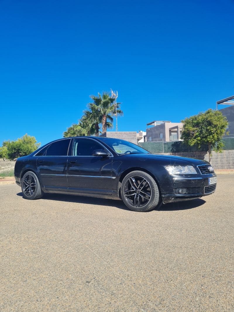 Audi A8 2004 - foto 1