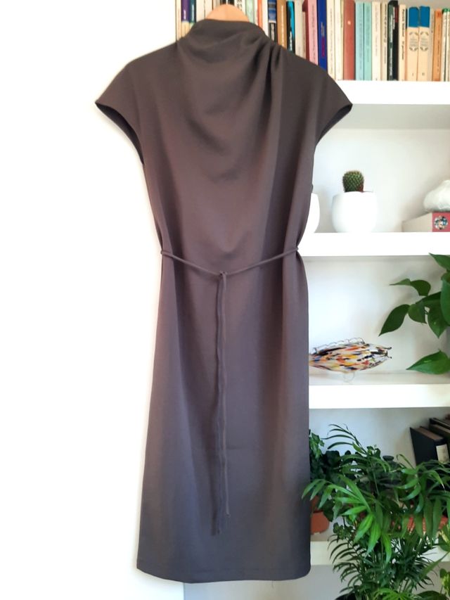 Vestido entallado de Zara