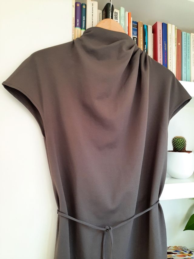 Vestido entallado de Zara