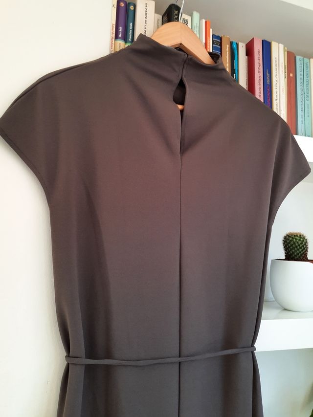 Vestido entallado de Zara