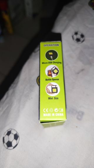 Mini llavero linterna se carga por USB y da mucha