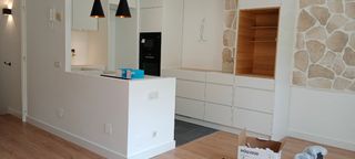 Montador de muebles y armarios de toda clase.