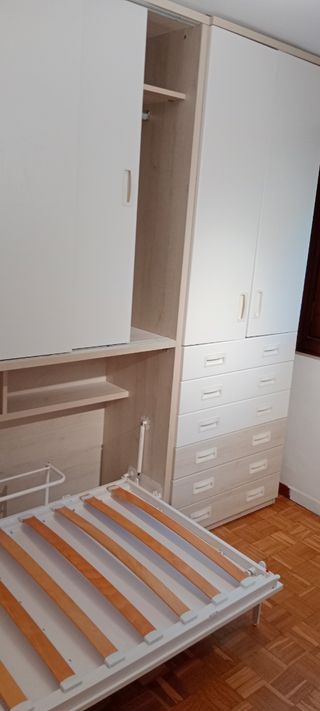 Montador de muebles y armarios de toda clase.