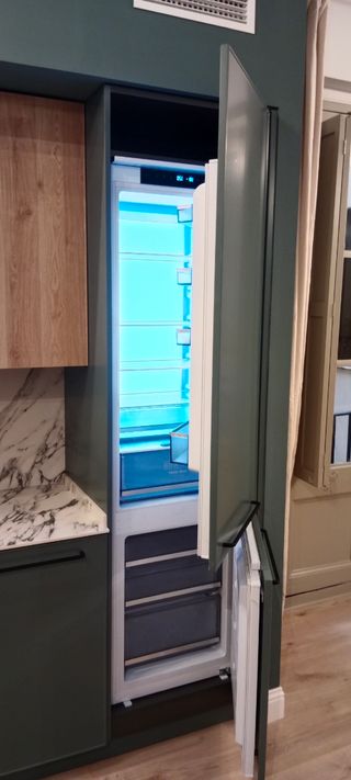 Montador de muebles y armarios de toda clase.