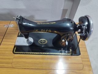 ANTIGUA MÁQUINA DE COSER ALFA CON MUEBLE