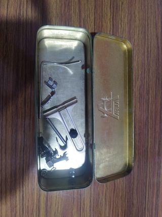 ANTIGUA MÁQUINA DE COSER ALFA CON MUEBLE