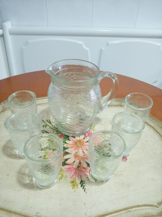 Jarra y vasos vintage