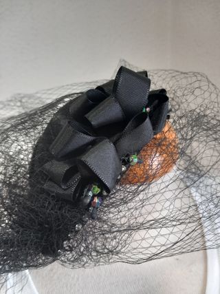 TOCADO DE RASO NEGRO