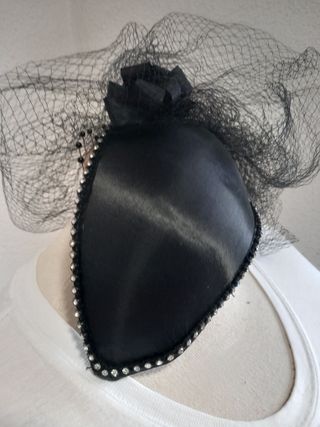 TOCADO DE RASO NEGRO