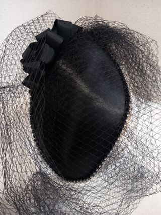 TOCADO DE RASO NEGRO