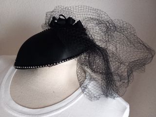 TOCADO DE RASO NEGRO