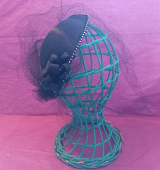 TOCADO DE RASO NEGRO