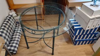 Super rebaja! Mesa de forja cristal y 4 sillas