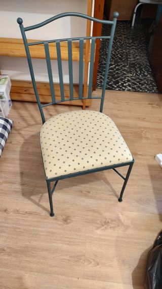 Super rebaja! Mesa de forja cristal y 4 sillas