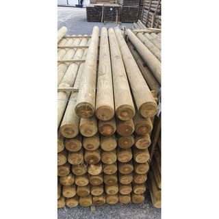 puntales de madera tratada y torneada