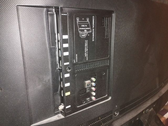 Piezas y peana. Samsung UE48JU6500K 48" 4K Smar TV