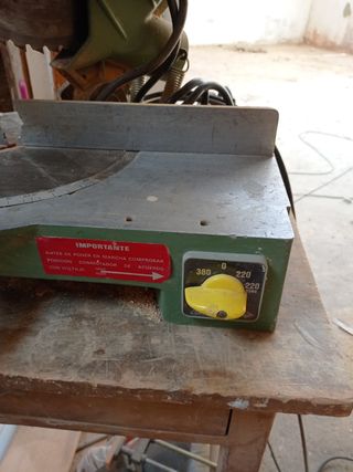 Máquina ingletadora