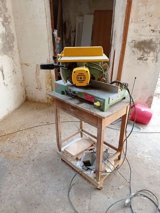 Máquina ingletadora