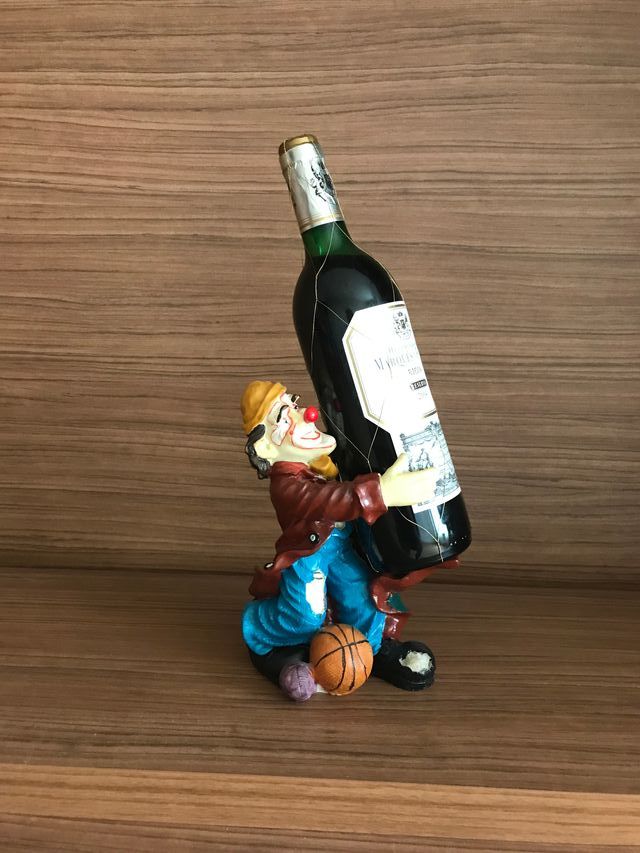 FIGURA BOTELLERO