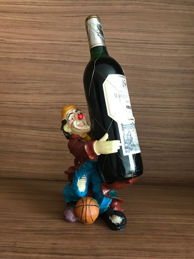 FIGURA BOTELLERO