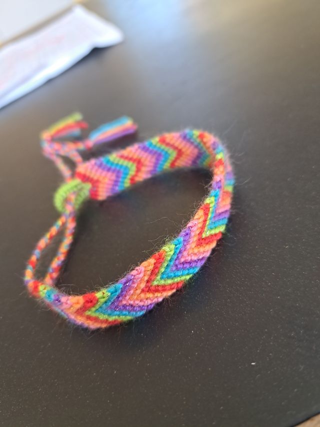 bracciale arcobaleno fatto a mano